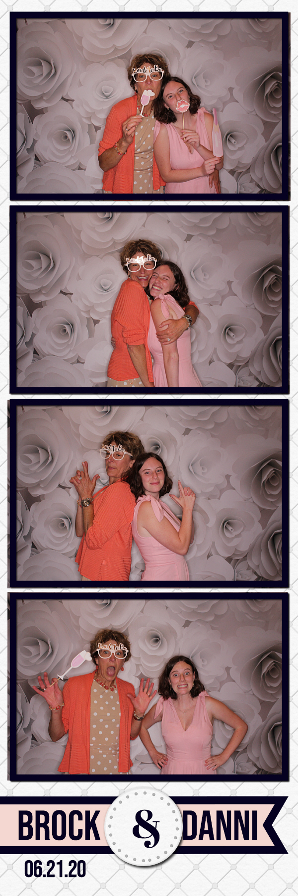 Danni and Brock’s Wedding | View more photos from the event at gallery.photoboothbillings.com/u/PhotoBoothBillings/Danni-and-Brock’s-Wedding